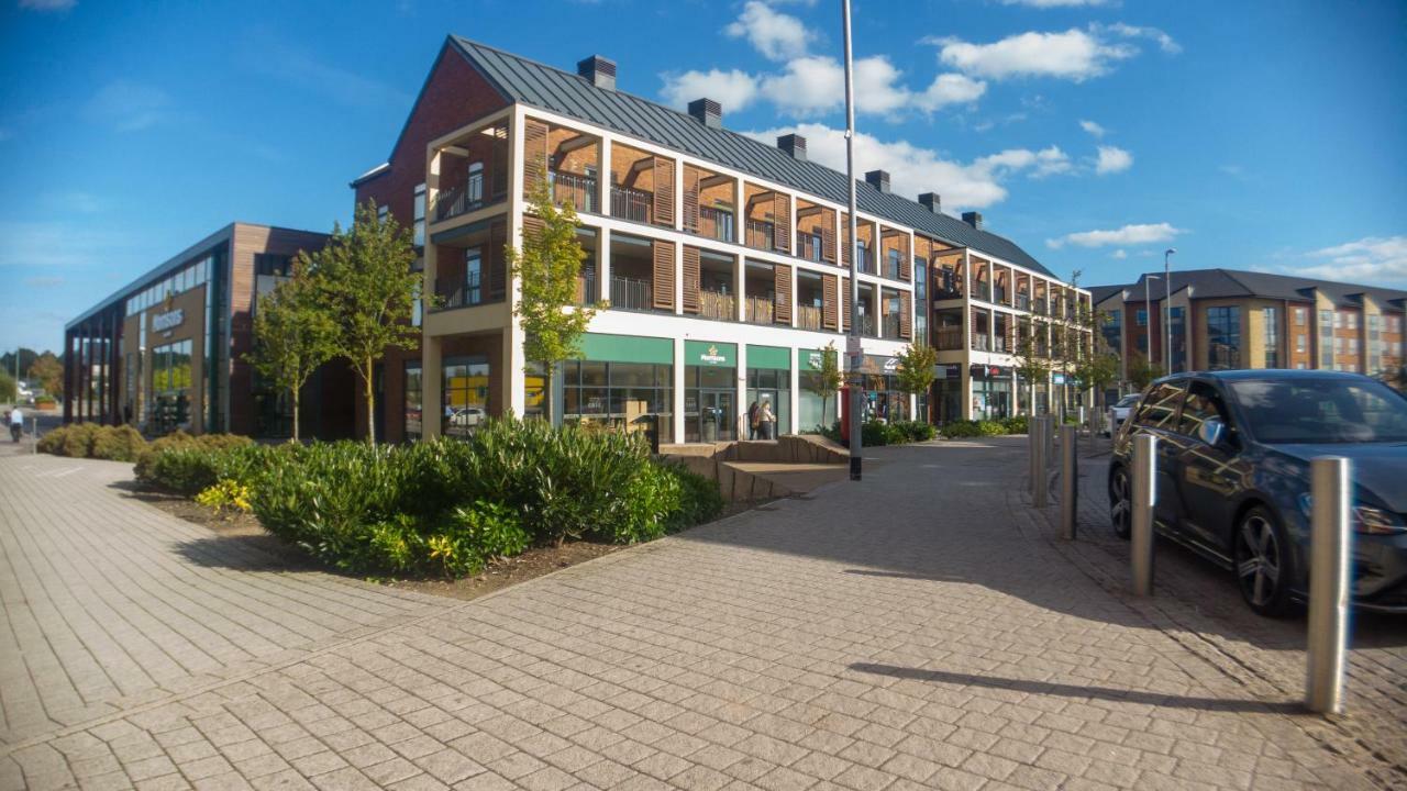 Central Townhouse With Parking テルフォード エクステリア 写真